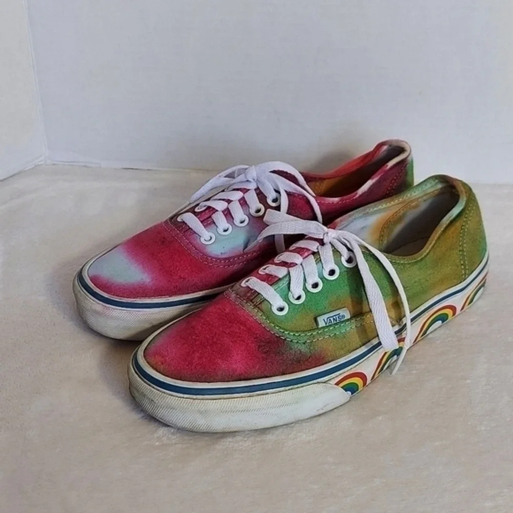 Vans  Red Green‎ Yellow Tie-Dye Rainbow Motif Decorates around the rim Sneakers